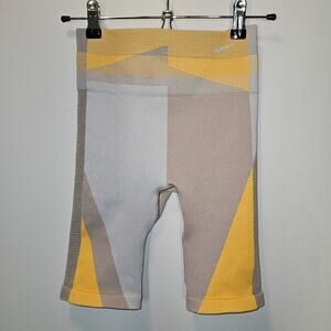 Nike Sculpt Tight Biker Gym Gray Yellow Colorblock‎ Shorts 8" Inseam Size Small